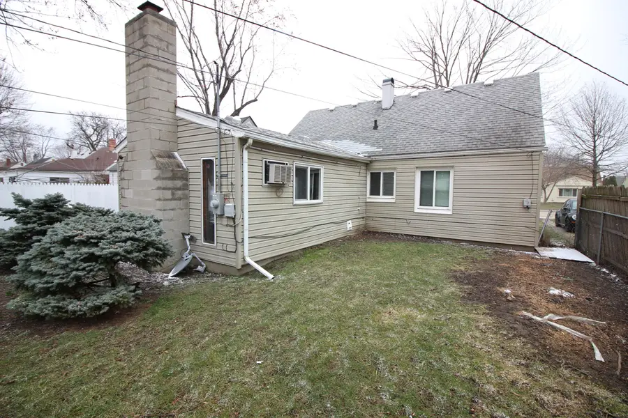 22779 Almond Avenue, Eastpointe, MI 48021 - Image #2