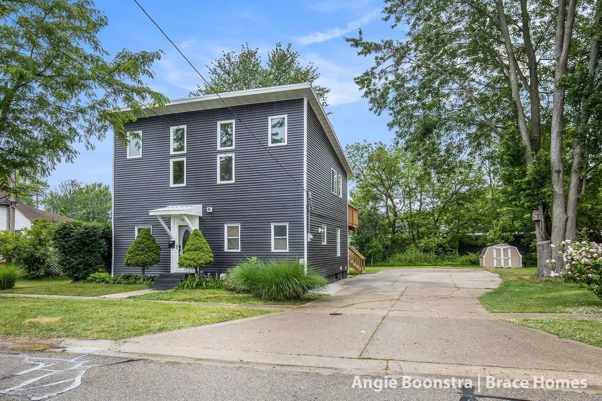 267 Center Street, Coopersville, MI 49404 - Image #1