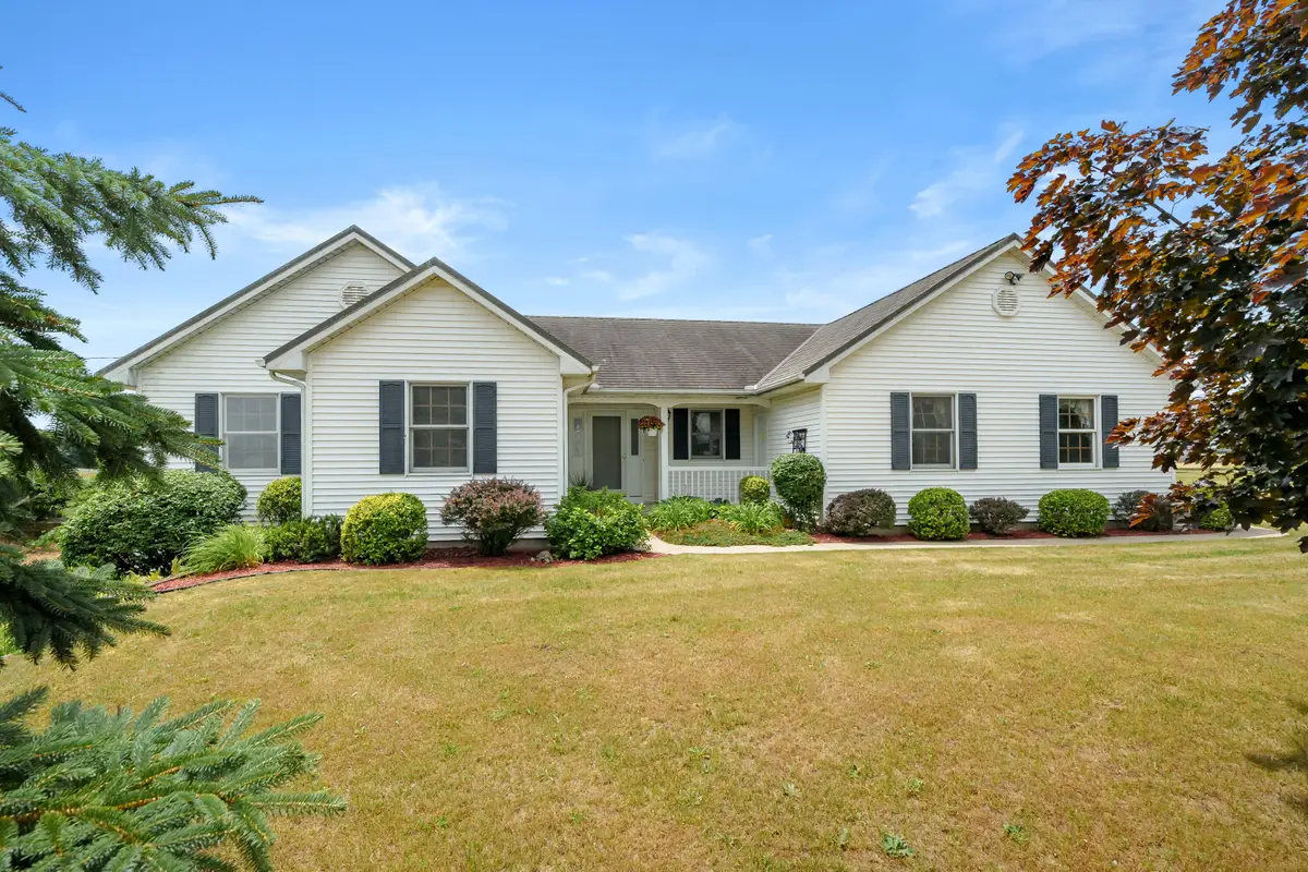 38347 Co Rd 374, Paw Paw, MI 49079 - Image #1