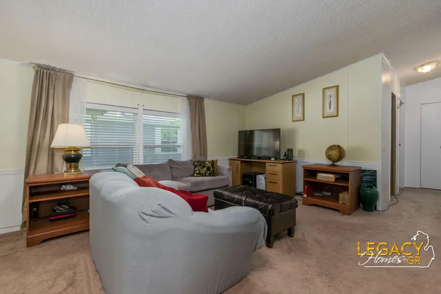 1163 Maple Leaf Lane Nw, Walker, MI 49534 - Image #2