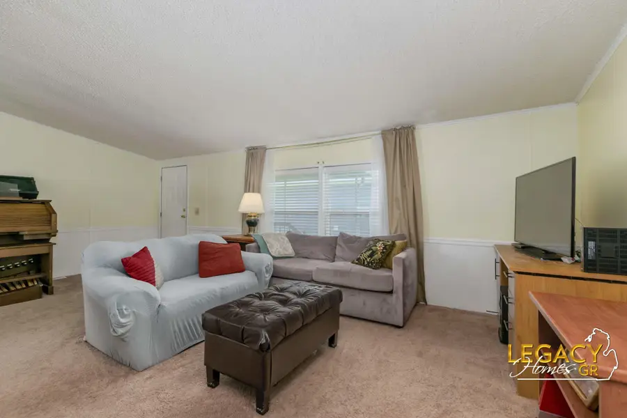 1163 Maple Leaf Lane Nw, Walker, MI 49534 - Image #3