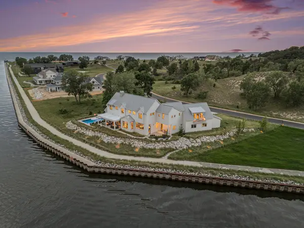 6736 Saugatuck Beach Road, Saugatuck, MI 49453