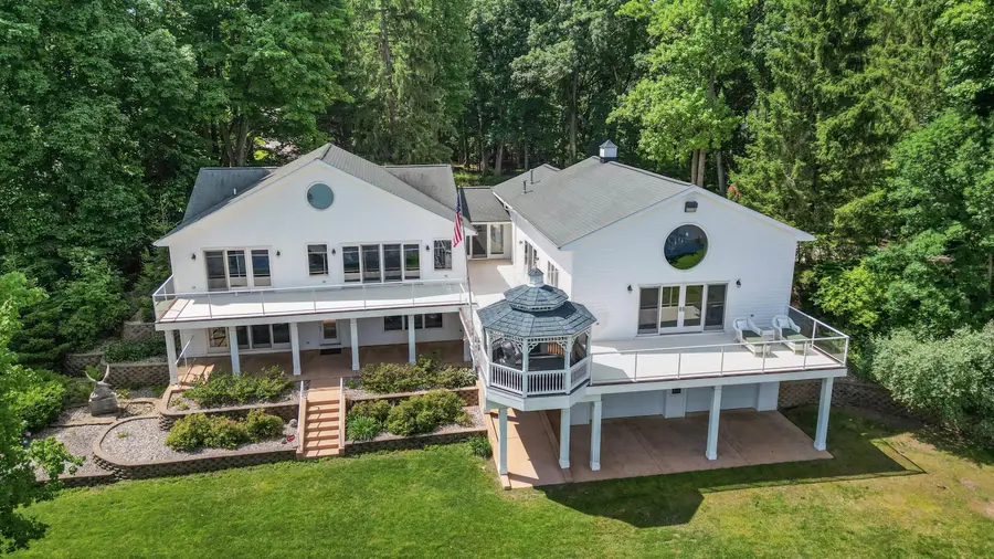 15665 Portage Road, Vicksburg, MI 49097 - Image #2