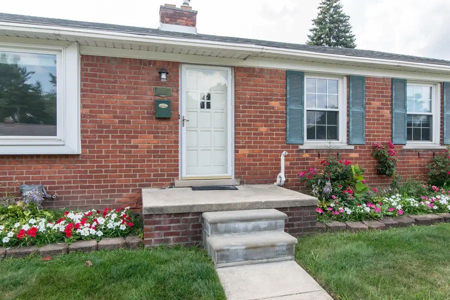 11015 Fairfield Street, Livonia, MI 48150 - Image #2