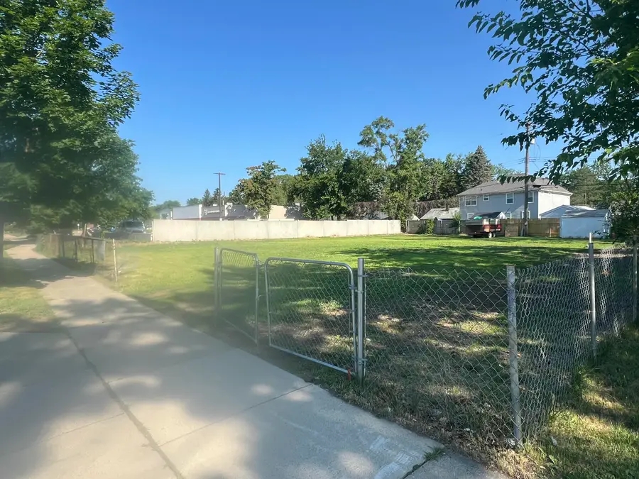 623 E Thirteen Mile Road, Royal Oak, MI 48073 - Image #3