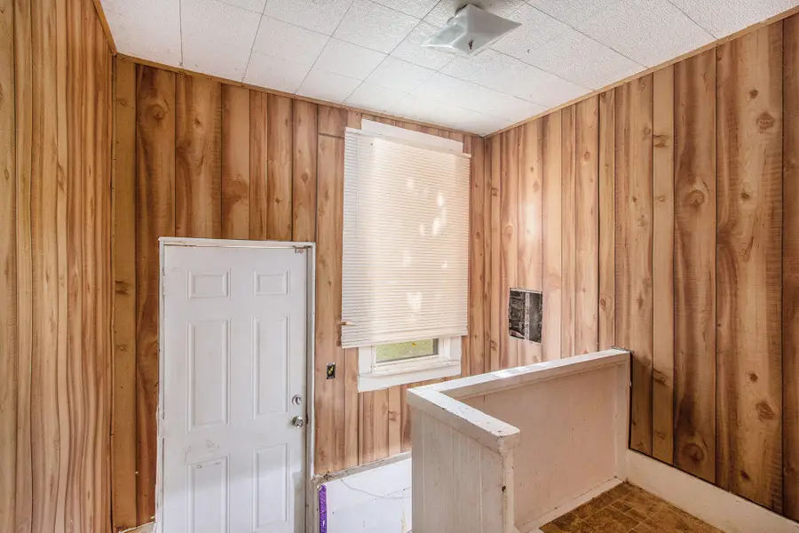 604 Mclaughlin Avenue, Muskegon, MI 49442 - Image #2