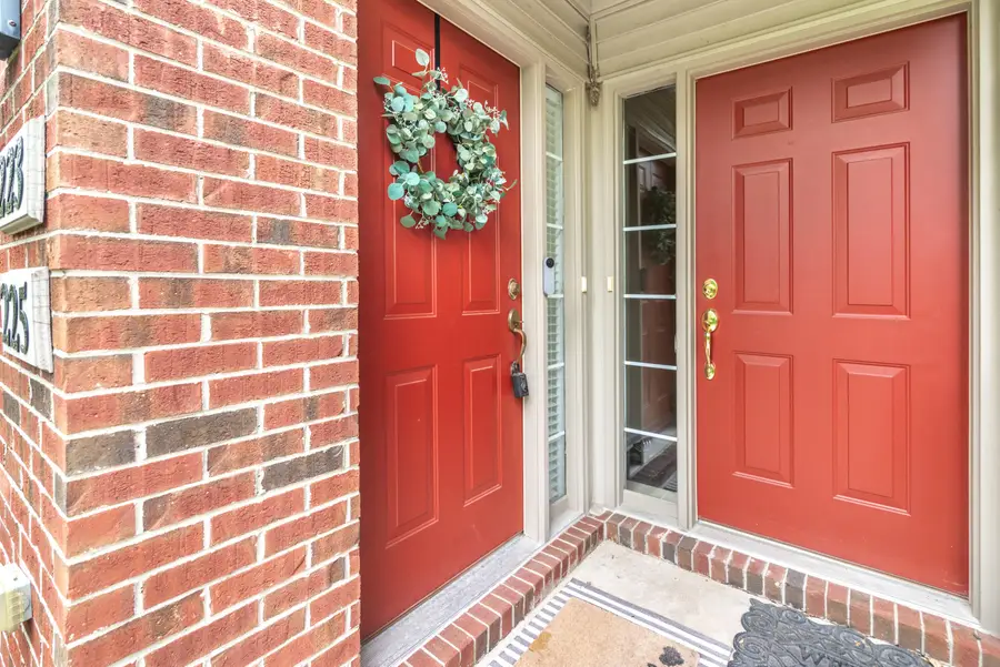 225 W Oakbrook Drive, Ann Arbor, MI 48103 - Image #2