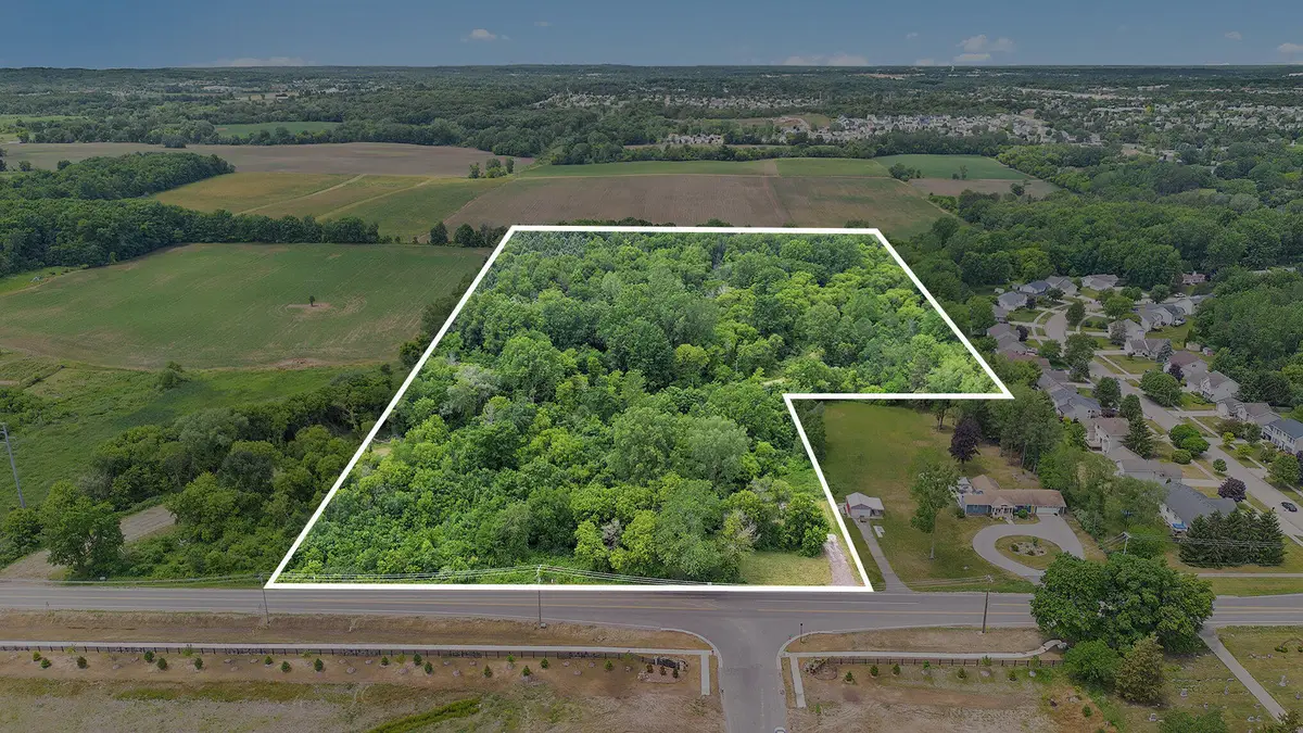 7079 Hanna Lake Avenue Se, Caledonia, MI 49316 - Image #1