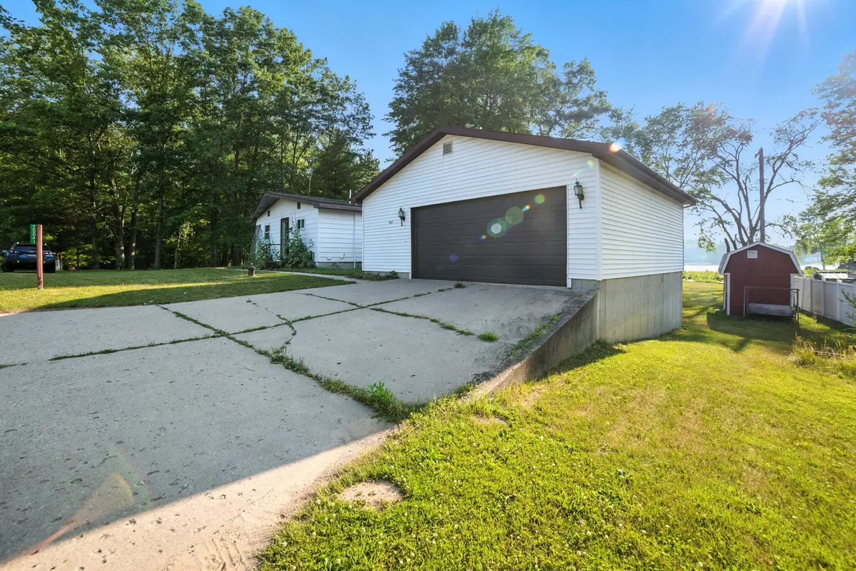 20041 E Chippewa Drive, Chippewa Lake, MI 49320 - Image #1