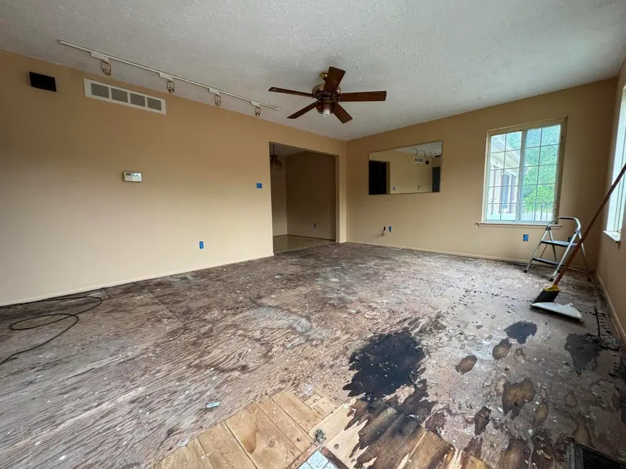 34756 Jefferson Avenue, Harrison Township, MI 48045 - Image #3