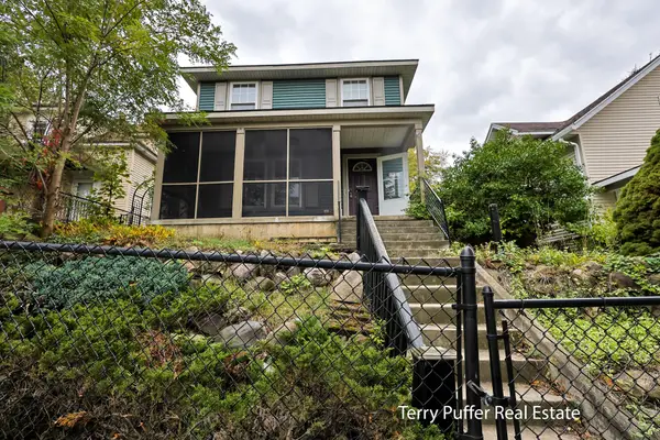 528 Woodlawn Street Se, Grand Rapids, MI 49507