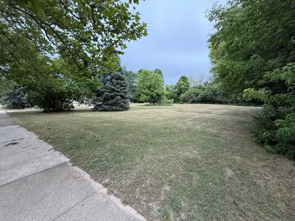 1229 44th Street Se, Grand Rapids, MI 49508