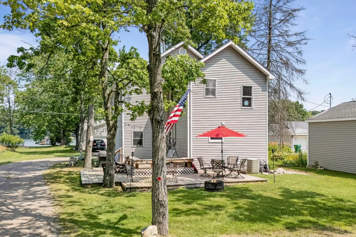 62560 Gilmore Avenue, Dowagiac, MI 49047 - Image #1