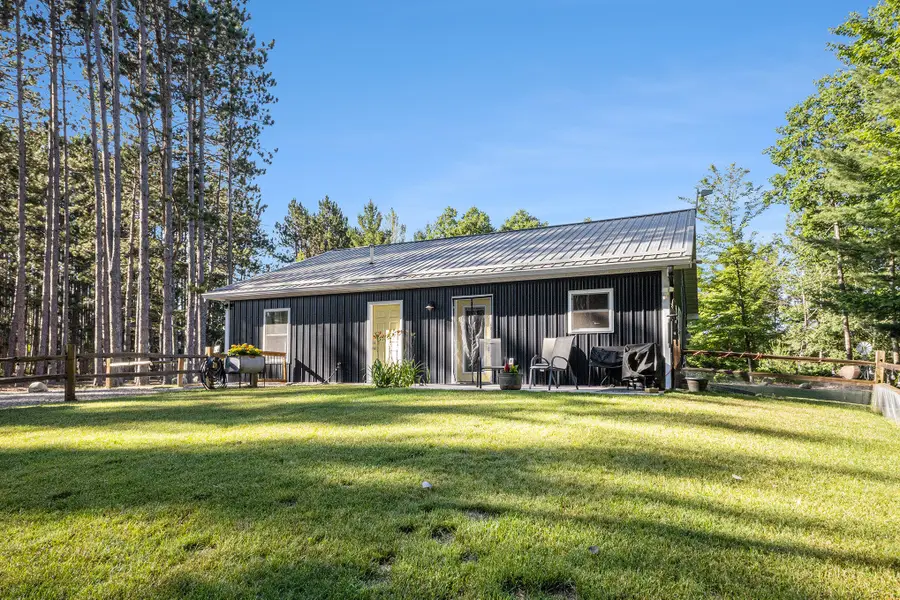 22032 Pine Valley Drive, Tustin, MI 49688 - Image #3