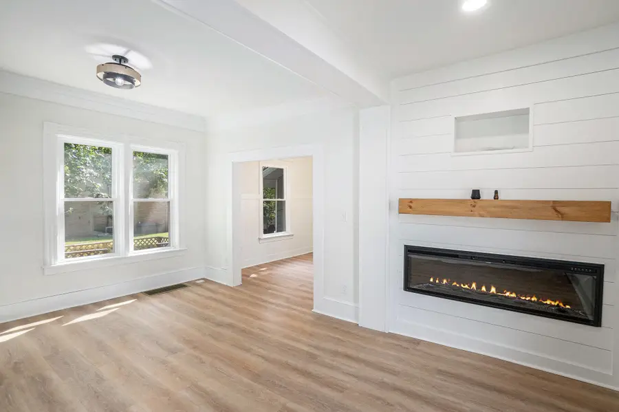 319 N Rowe Street, Ludington, MI 49431 - Image #3