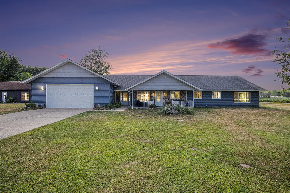 124 68th Street, South Haven, MI 49090 - Image #1