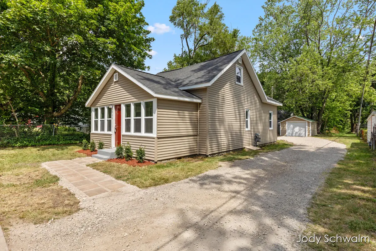 920 Wilson Avenue, Muskegon, MI 49441 - Image #1