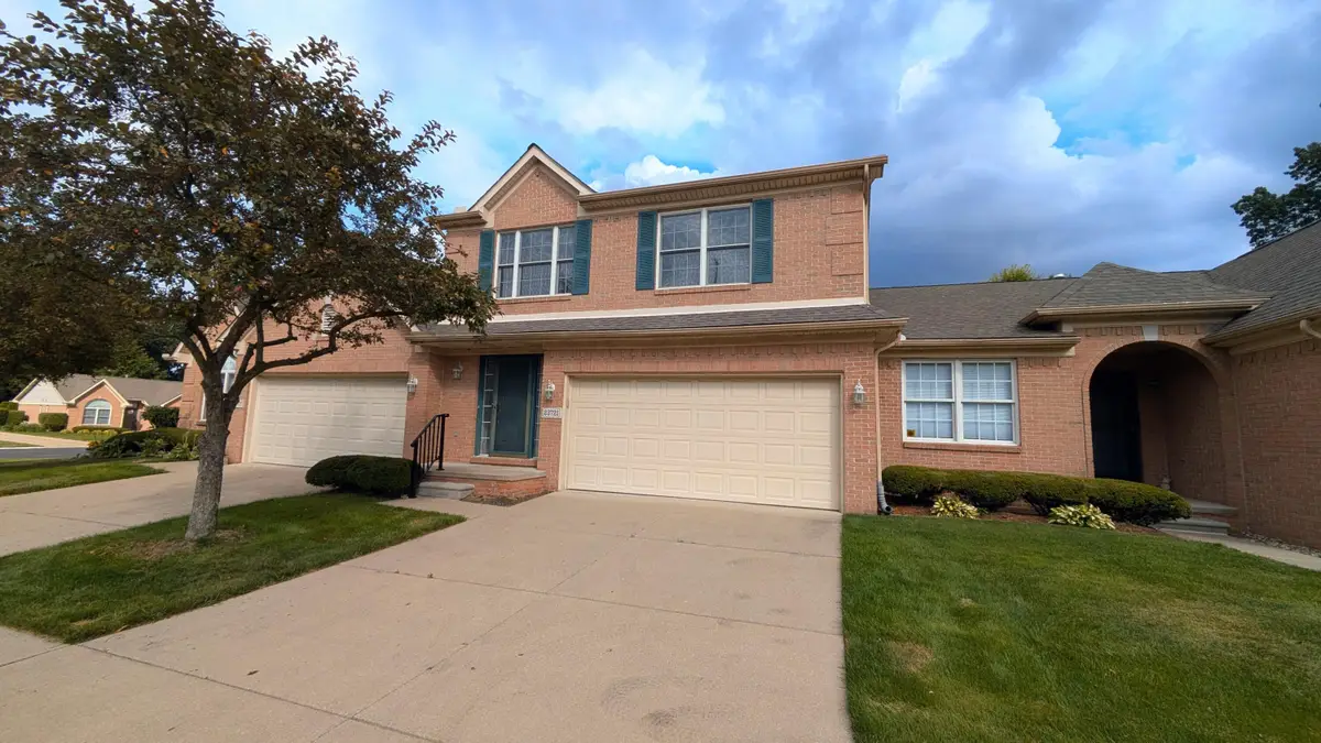 23721 W Lake Circle #14, Brownstown, MI 48183 - Image #1