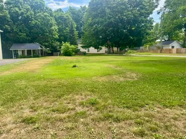 402 Spruce Street, Vicksburg, MI 49097