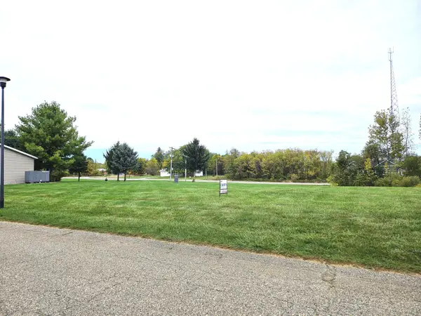 11615 E Bear Se #37, Alto, MI 49302