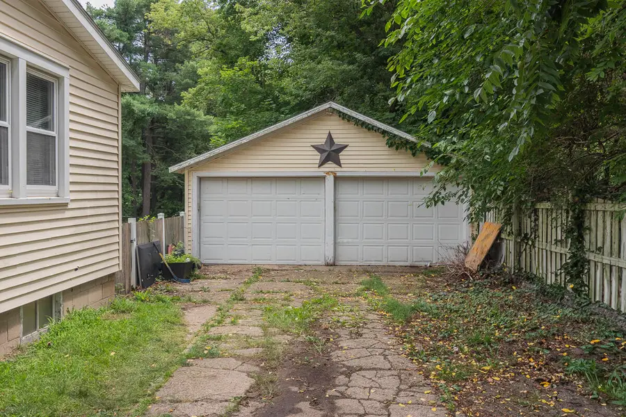 642 Kalamazoo N, Paw Paw, MI 49079 - Image #3