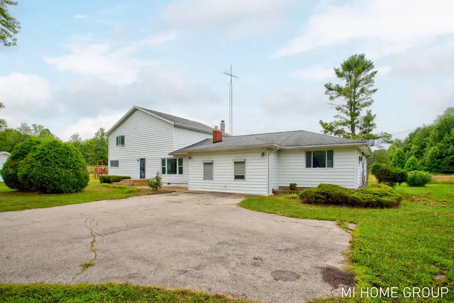 74721 30th Avenue, Covert, MI 49043 - Image #3