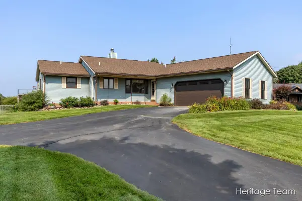 6559 Burlingame Avenue Sw, Byron Center, MI 49315