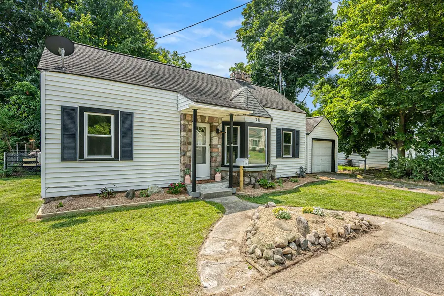 211 E Wheeler Street, Three Rivers, MI 49093 - Image #2