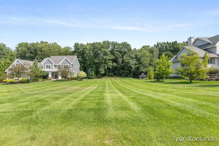 3769 Lake Birch Street Ne, Grand Rapids, MI 49525 - Image #2