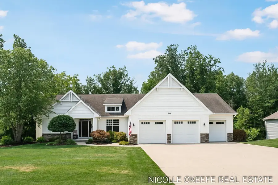 528 Stonehenge Drive Sw, Grandville, MI 49418 - Image #3