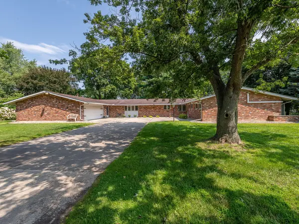 5026 Robinwood Drive, Monroe, MI 48161