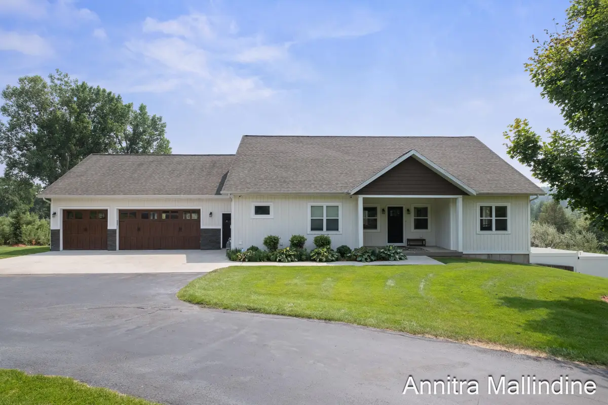 6360 Cannonsburg Road Ne, Belmont, MI 49306 - Image #1