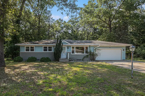 2021 Queens Court, Muskegon, MI 49445