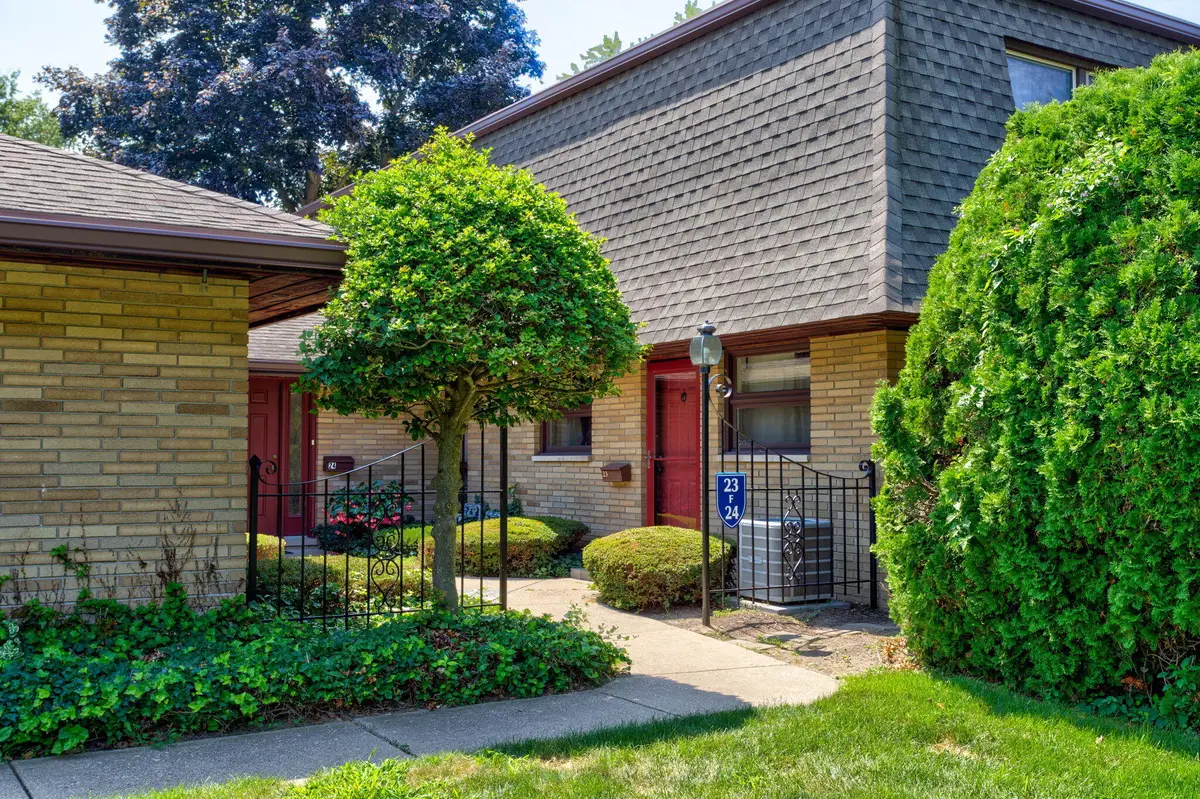 2727 S Lakeshore Drive #F-24, Saint Joseph, MI 49085 - Image #1