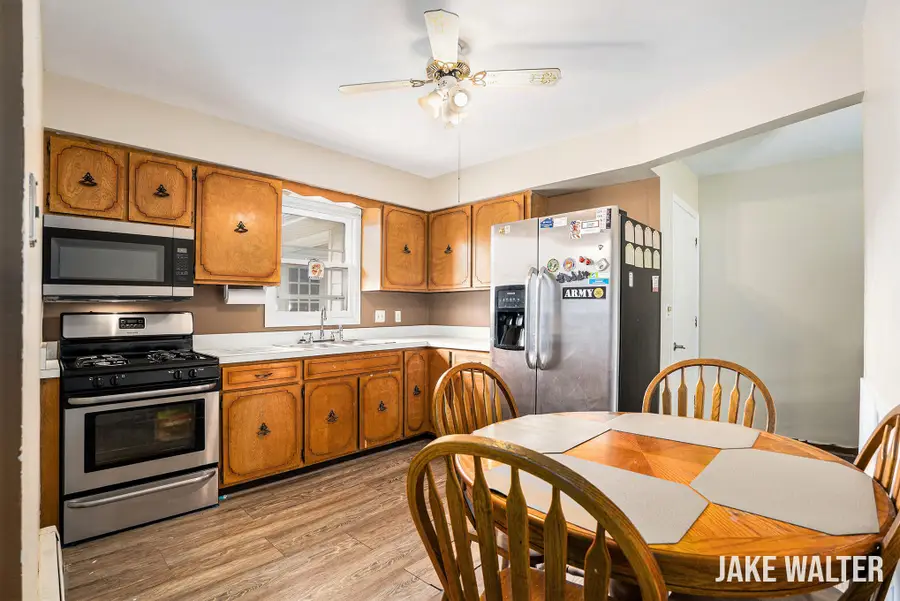 779 Andover Street Se, Kentwood, MI 49548 - Image #2