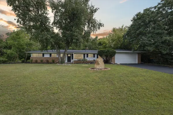 30070 Lochmoor Street, Farmington Hills, MI 48334