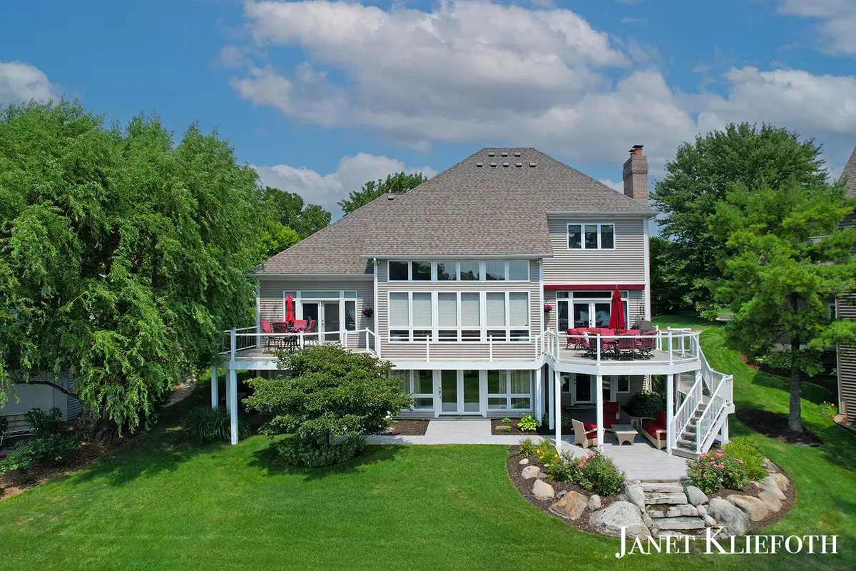 7230 Cuesta Way Drive Ne, Rockford, MI 49341 - #1