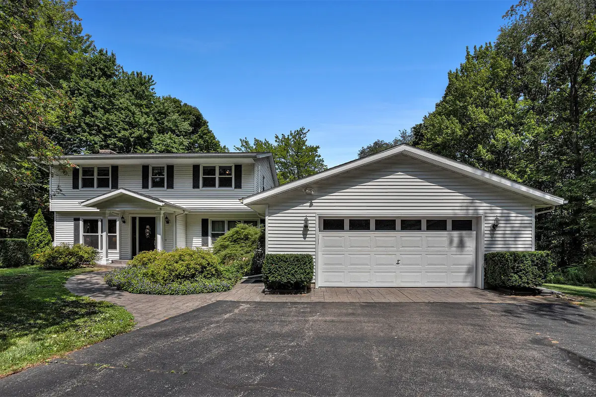 10425 E Q Avenue, Scotts, MI 49088 - Image #1