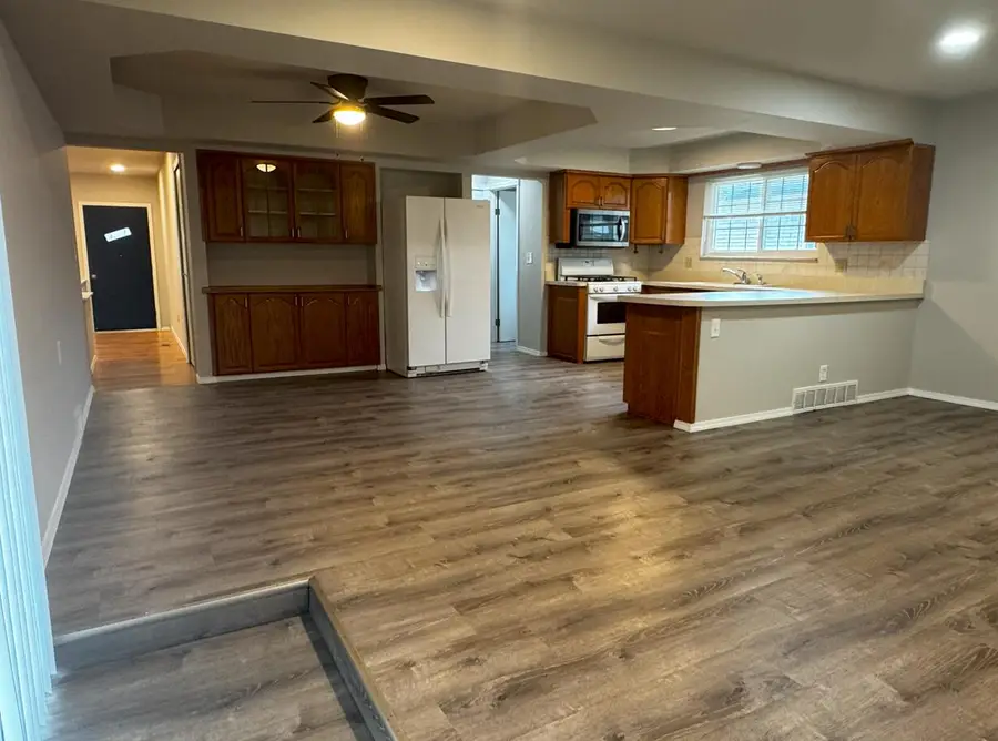 35695 Bonneville Drive, Sterling Heights, MI 48312 - Image #2