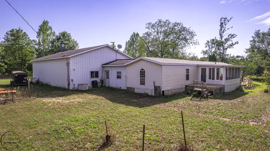 8716 N 80th Avenue, Pentwater, MI 49449 - Image #3