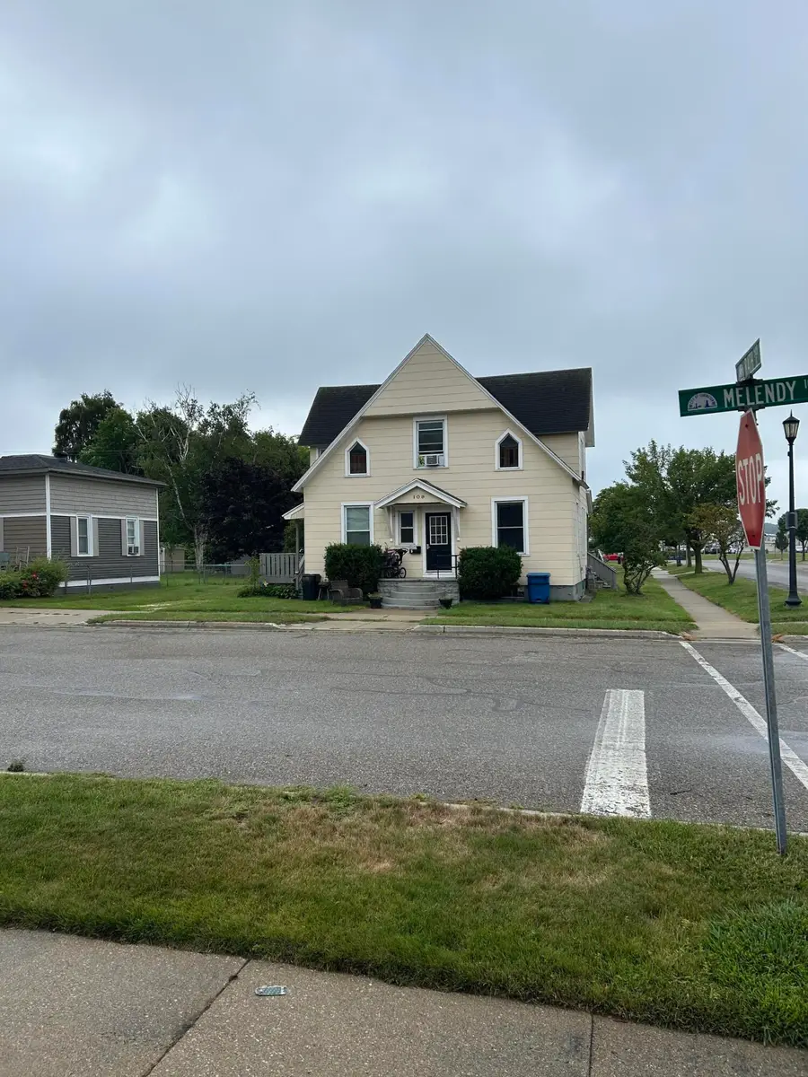 109 W Melendy Street, Ludington, MI 49431 - Image #3