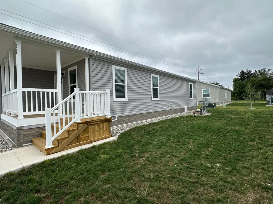 1283 E Ellis Road #21, Norton Shores, MI 49441 - Image #3