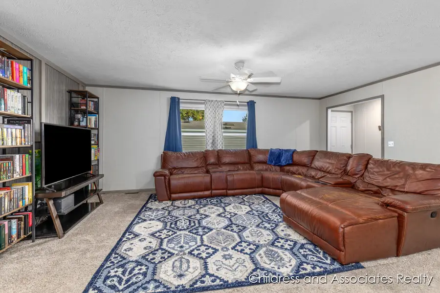 1824 Rhoda Street Se, Lowell, MI 49331 - Image #2