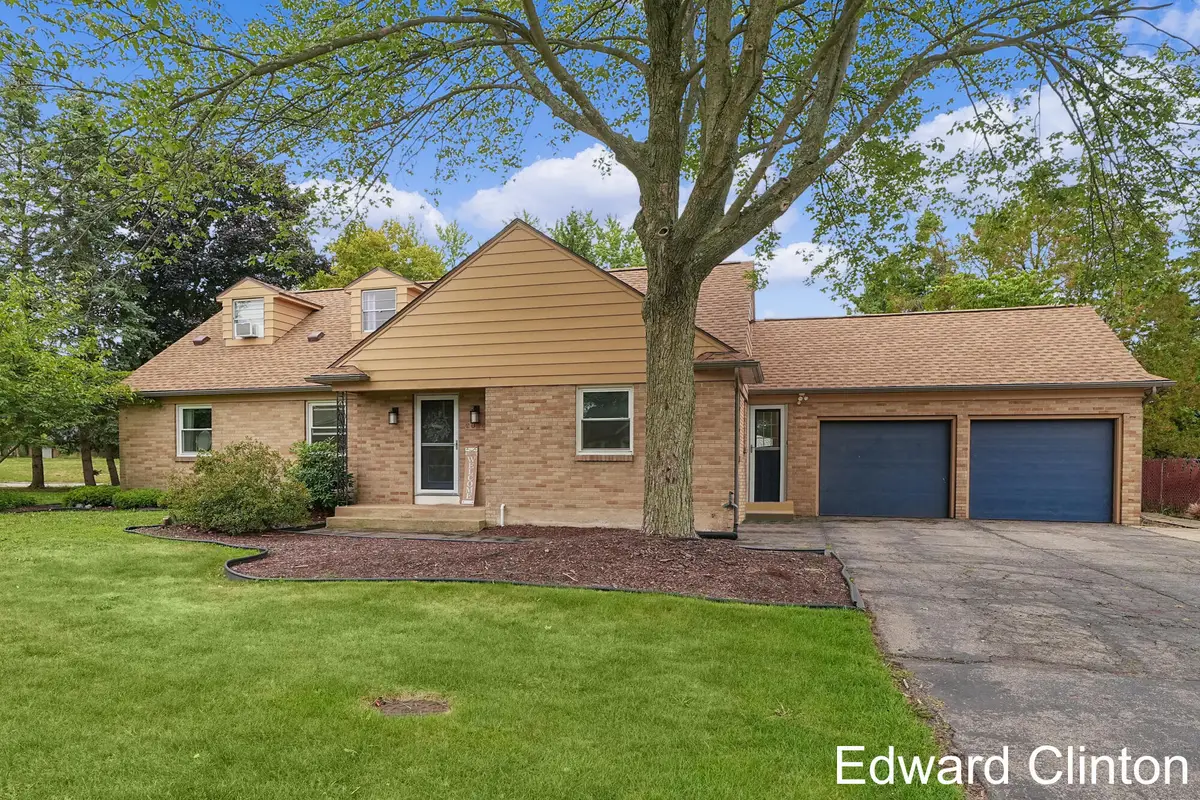 2024 7th Street Nw, Grand Rapids, MI 49504 - Image #1