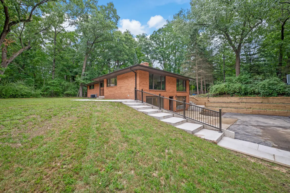 9555 Dunewood Drive, Bridgman, MI 49106 - Image #1