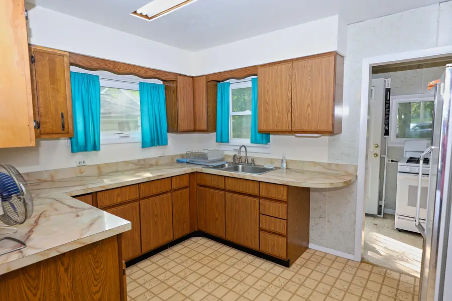 67003 Lakeshore Drive, Dowagiac, MI 49047 - Image #3