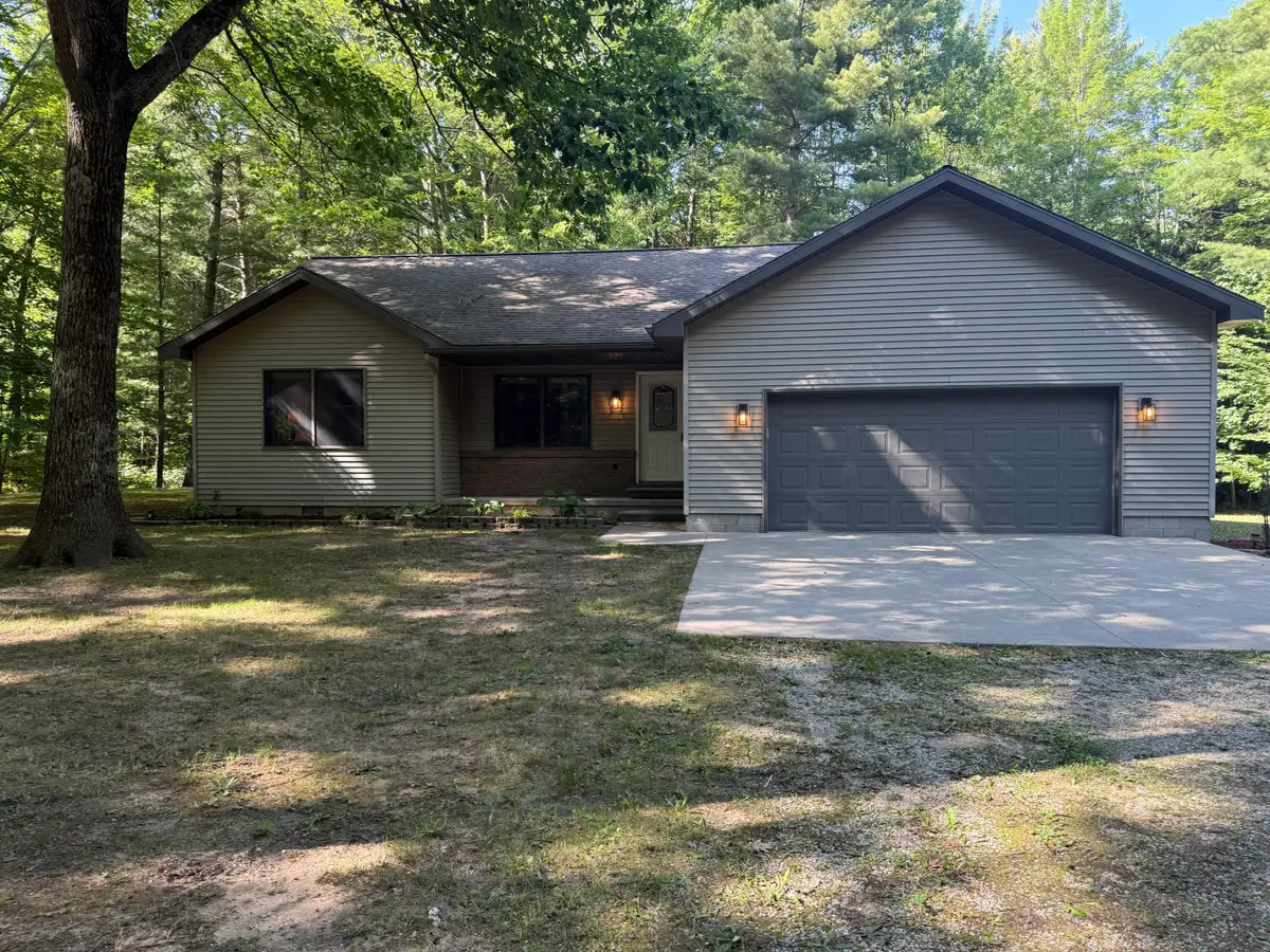 4754 White Pine Lane, Cadillac, MI 49601 - Image #1