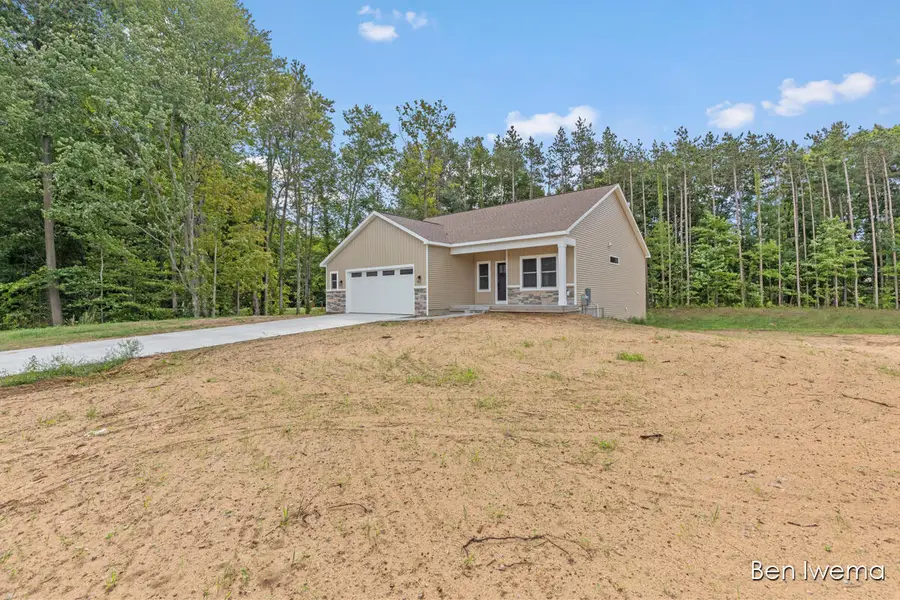 9026 Weston Drive, Coopersville, MI 49404 - Image #3