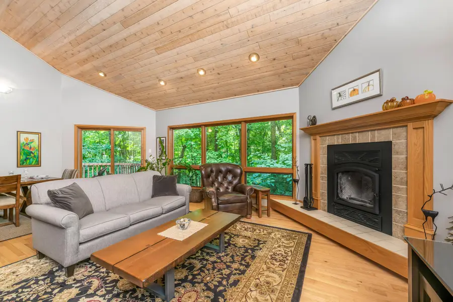 7217 Hawthorn Valley Avenue, Kalamazoo, MI 49009 - Image #2