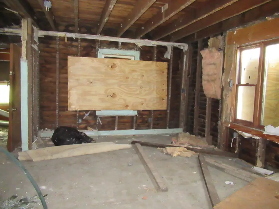 562 W Van Buren Street, Battle Creek, MI 49037 - Image #2